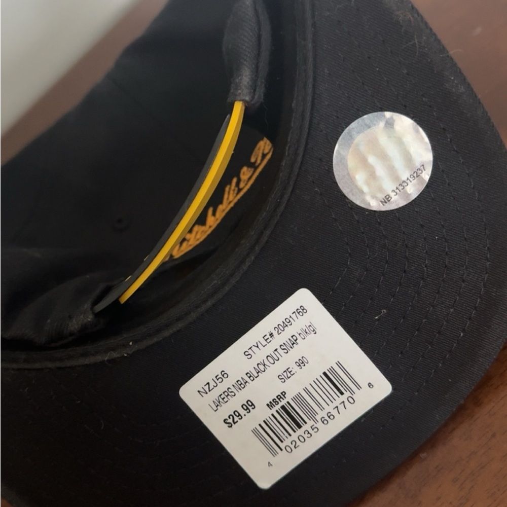 Vintage Lakers Flat Bill Hat - Picture 3 of 4